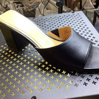 143.New Size 7.5 Black Minimalist Block Heel Shoes