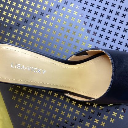 143.New Size 7.5 Black Minimalist Block Heel Shoes