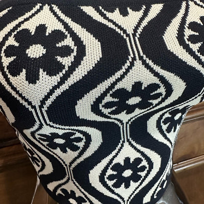 NWT SIZE M/L Finders Keepers Black and White Crop Top