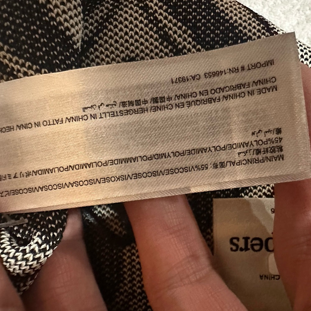 NWT SIZE M/L Finders Keepers Black and White Crop Top