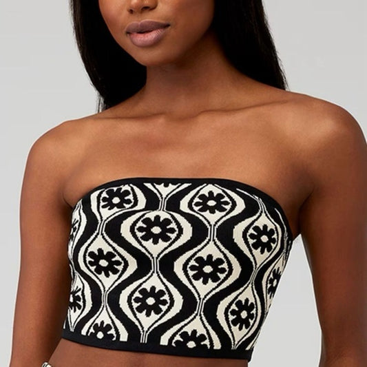 NWT SIZE M/L Finders Keepers Black and White Crop Top
