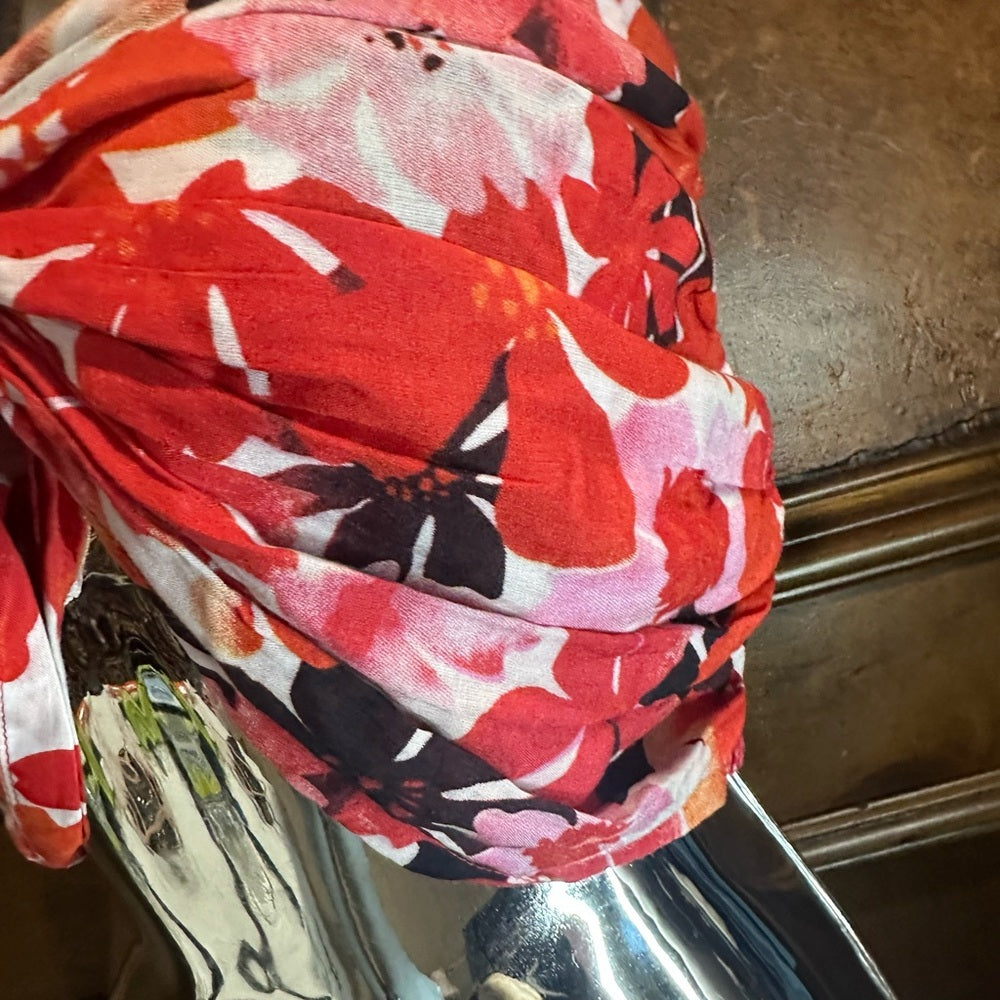 NWT SIZE XS/S-M/L Tiare Hawaii Red and White Crop Top with Sweetheart Neckline