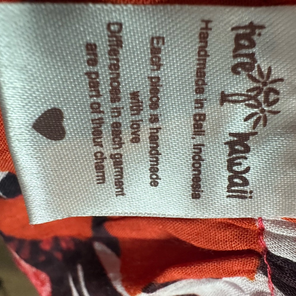 NWT SIZE XS/S-M/L Tiare Hawaii Red and White Crop Top with Sweetheart Neckline