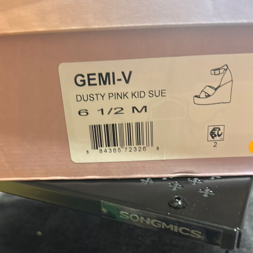 178.179. NEW SIZE- 6.5/7.5 Gems-V  Pink Wedge Sandals with Ankle Strap