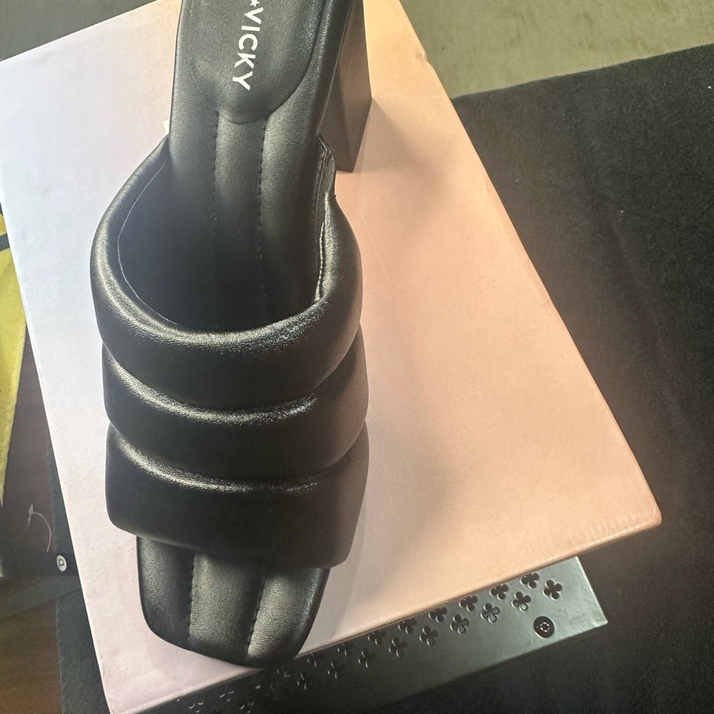 189. NEW SIZE 8M Black Ruched Leather Mules with Block Heel