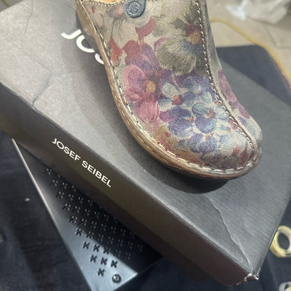 190. NEW SIZE 6/6.5 Josef Seibel Red and Blue Floral Mules Slip-On Comfort