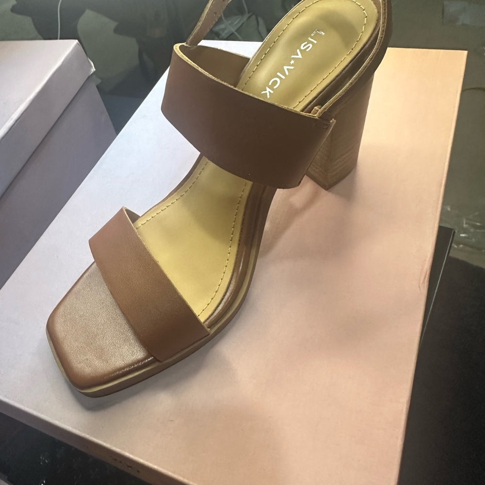 200.201.203. NEW SIZE 6.5/7.5 Oasis Tan Block Heels with Wide Straps