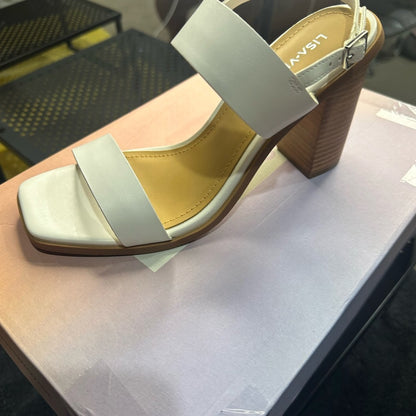 202. NEW SIZE 7 Oasis White and Brown Sandals Minimalist Design