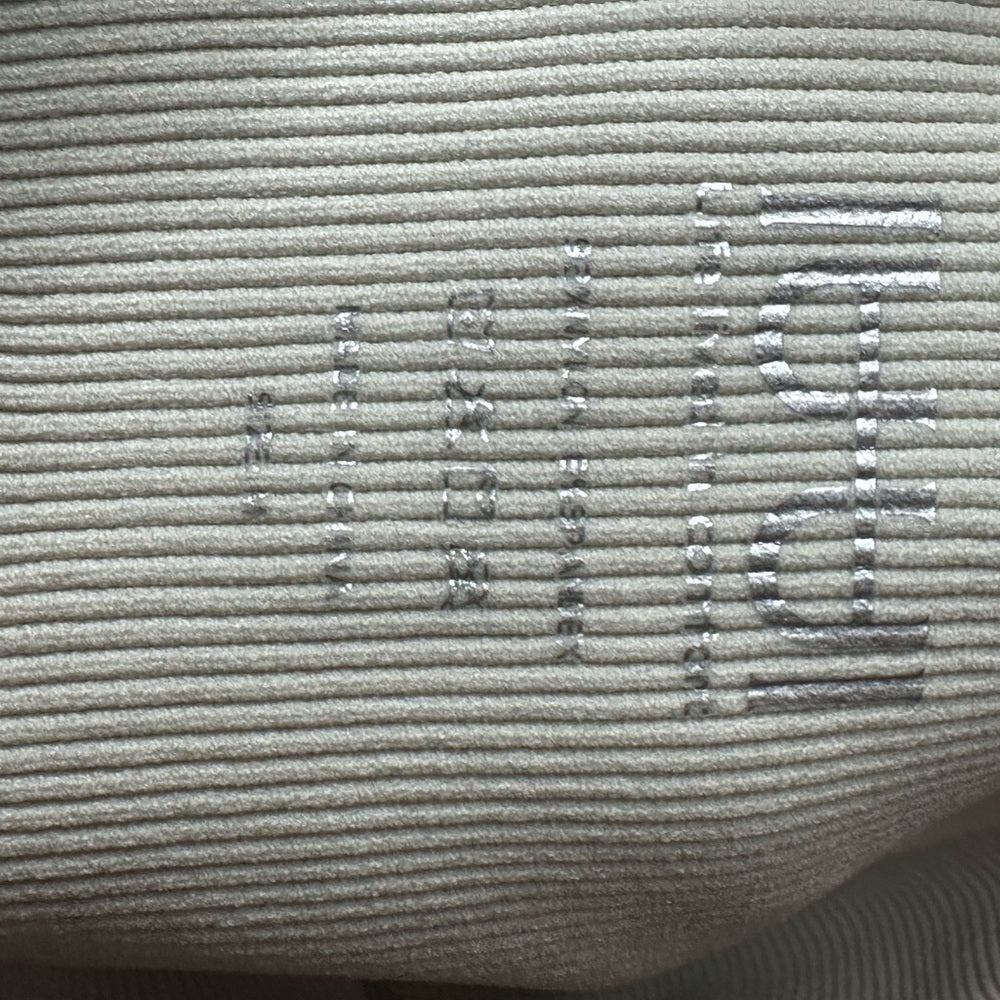 NWT SIZE M Cream Mid-Thigh Athletic Shorts and top with Stretch Fabric