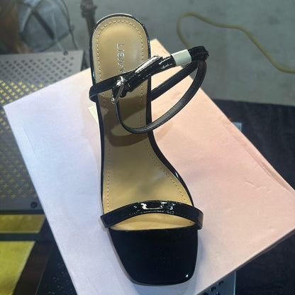 215. NEW SIZE 7.5 Grace Black and Tan Elegant Heels