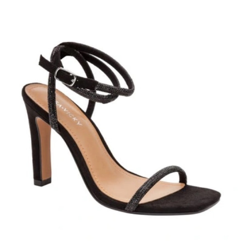 215. NEW SIZE 7.5 Grace Black and Tan Elegant Heels