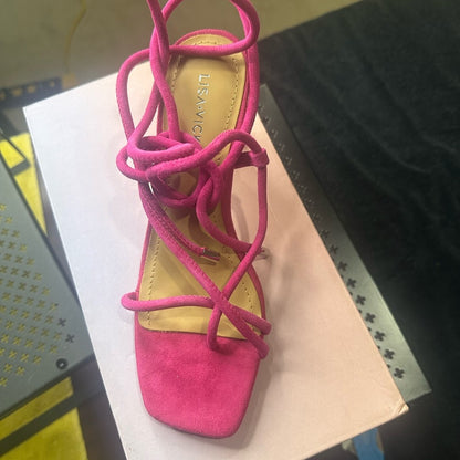 221. NEW SIZE 6 Vibrant Pink Strappy Sandals with Sculptural Heel