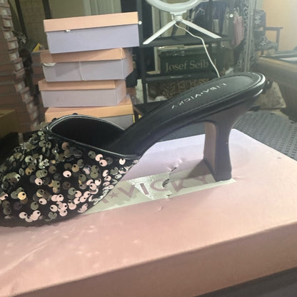 234.235. NEW SIZE 8 Sophisticated Black and White Mules with Square-Toe Design