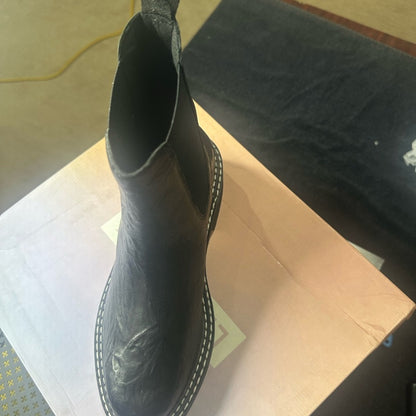 226. NEW SIZE 6 Black Heeled Boots with Chunky Heel and Western Stitching