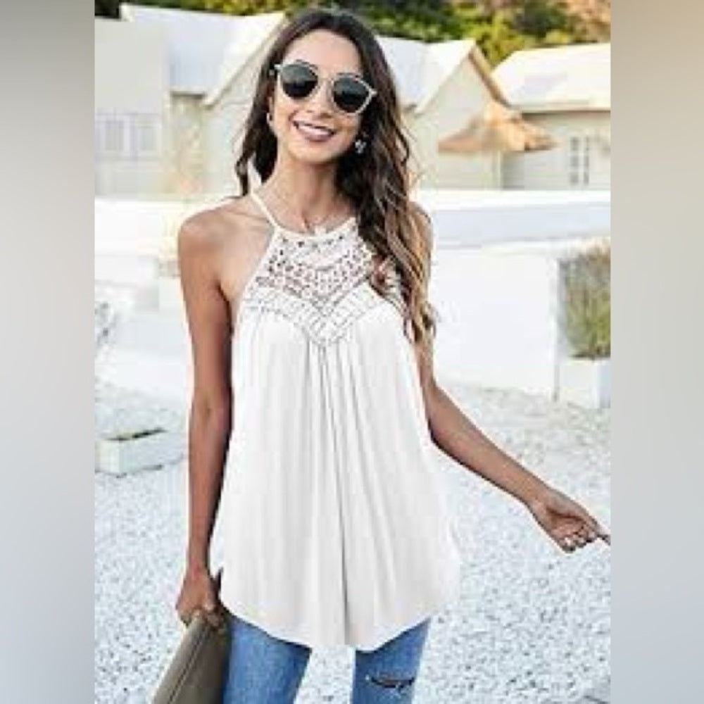 NWOT SIZE L Elegant White Blouse with Subtle Detailing