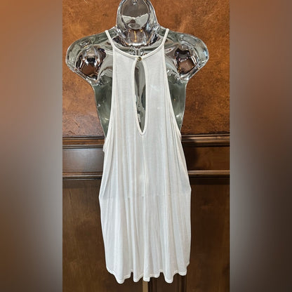 NWOT SIZE L Elegant White Blouse with Subtle Detailing