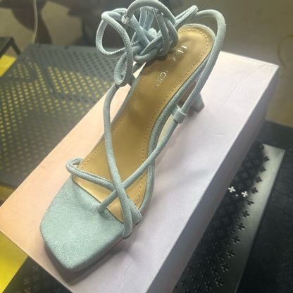 223. NEW SIZE 6 Lisa Vicky Suede Blue Strappy Heels with Kitten Heel