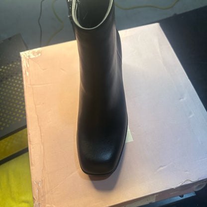 238.239. NEW SIZE 6 Black Chunky Heeled Boots with Platform Sole