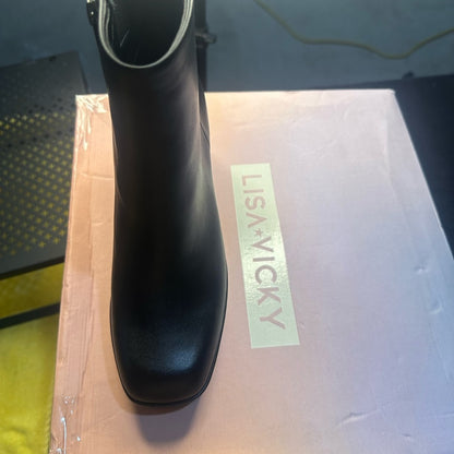 238.239. NEW SIZE 6 Black Chunky Heeled Boots with Platform Sole