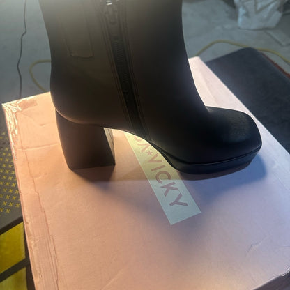 238.239. NEW SIZE 6 Black Chunky Heeled Boots with Platform Sole