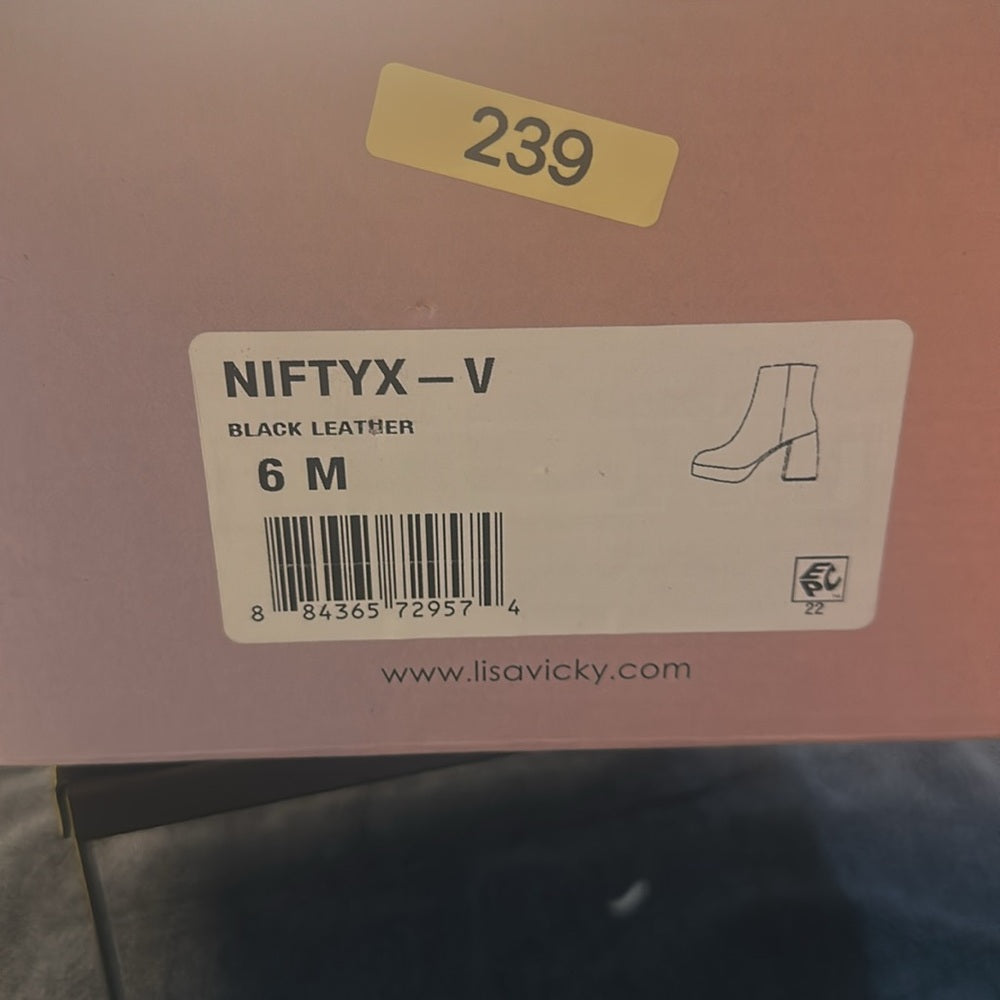 238.239. NEW SIZE 6 Black Chunky Heeled Boots with Platform Sole