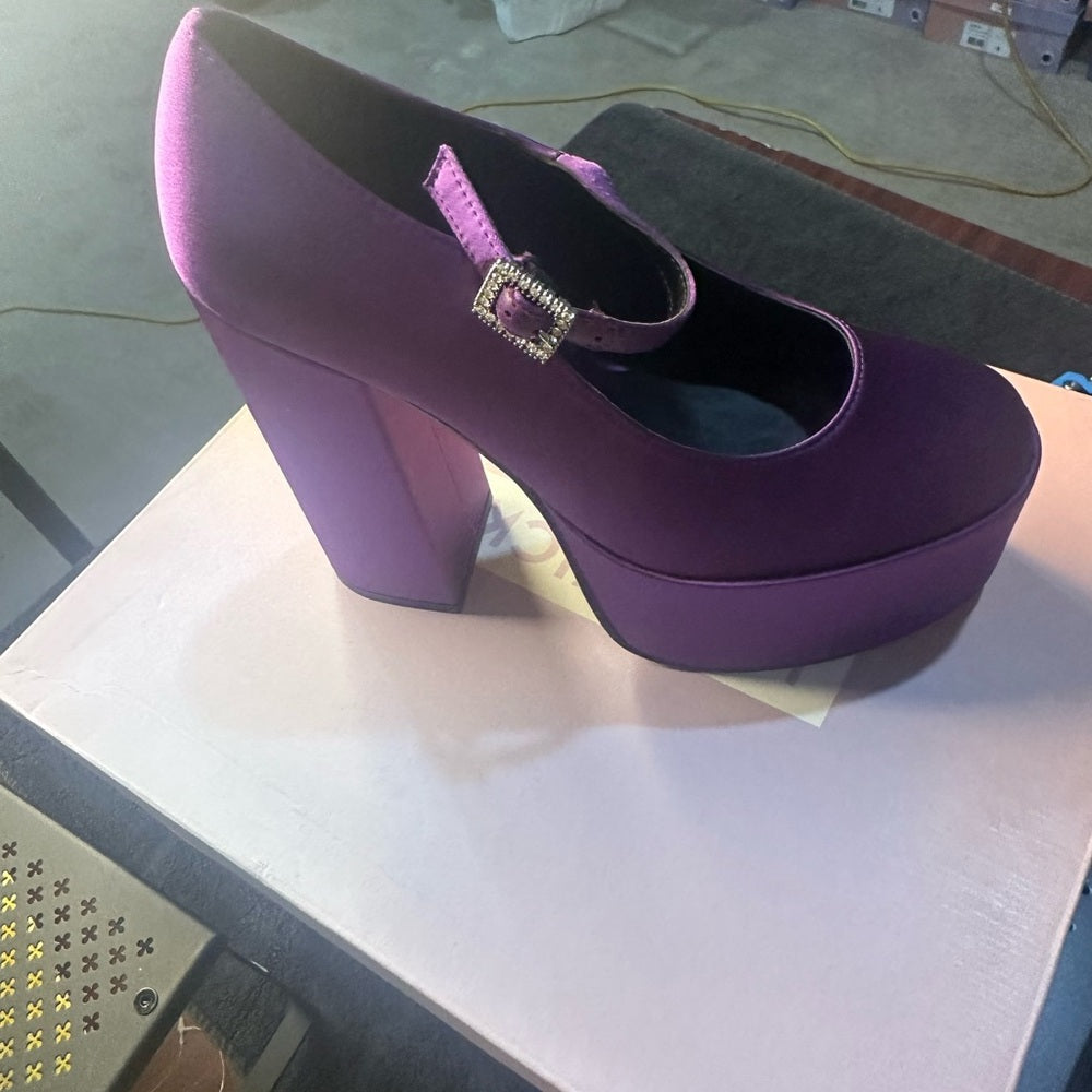 246. NEW SIZE 7 Purple Platform Shoes with Chunky Sole and Ankle Strap