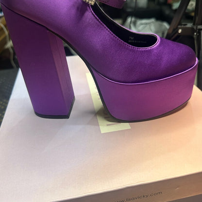 246. NEW SIZE 7 Purple Platform Shoes with Chunky Sole and Ankle Strap