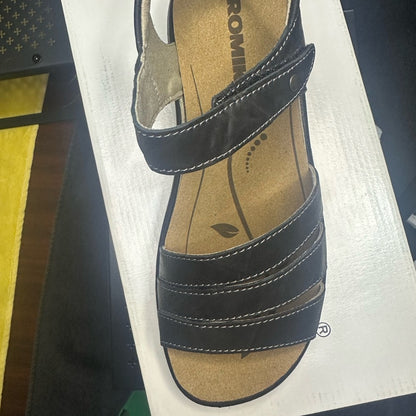 250. NEW SUZE 6-6.5 Romika Black Sandals with Wide Straps and Flat Sole