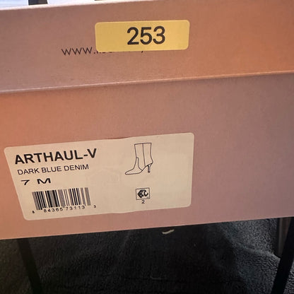 253.254.255.256. NEW SIZE 7-8.5 Chic Blue Heeled Boots