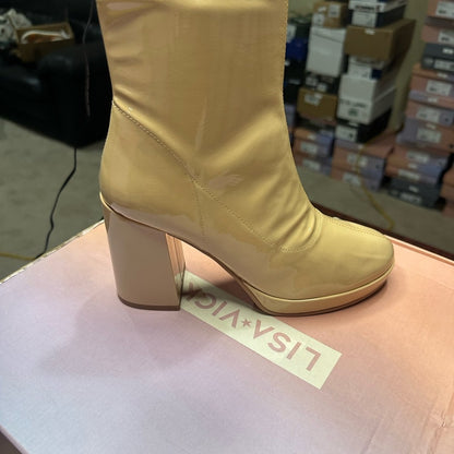 258. NEW SIZE 6.5 Cream Chunky Heeled Boots with Glossy Finish