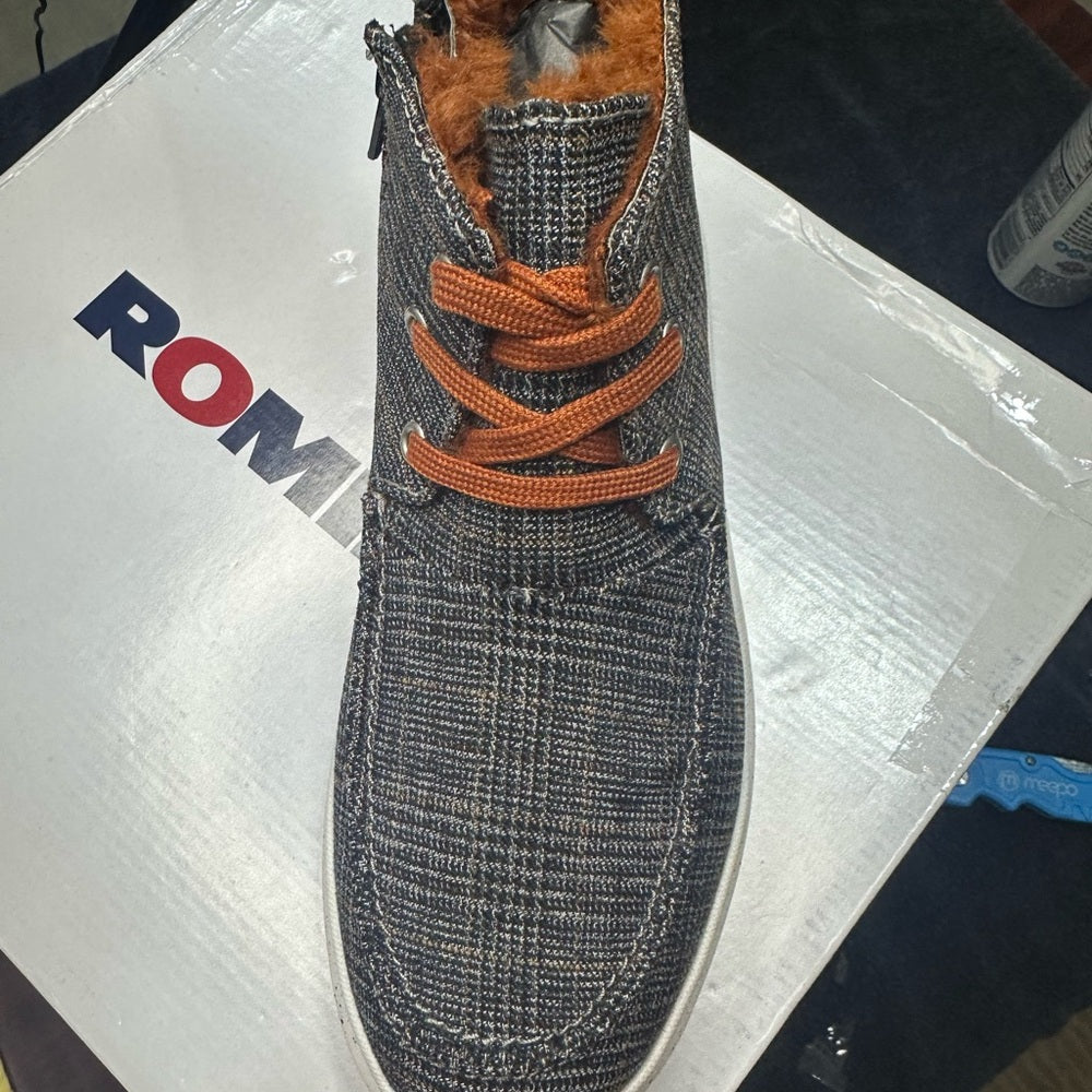 261. NEW SIZE 6.5-7.5/37 Romika Gray and Brown Ankle Boots with Versatile Design