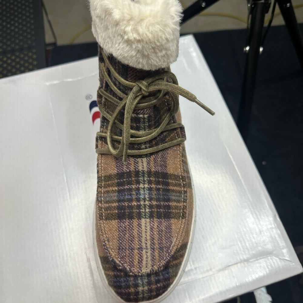 262.NEW SIZE 9.5-10.5/40 Romika Brown and White Ankle Boots with Fleece Collar