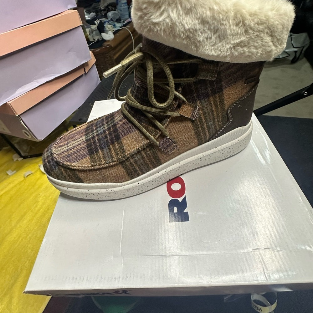262.NEW SIZE 9.5-10.5/40 Romika Brown and White Ankle Boots with Fleece Collar