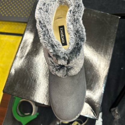 263. NEW SIZE 10 Bebe Gray Ankle Booties with Cozy Plush Lining