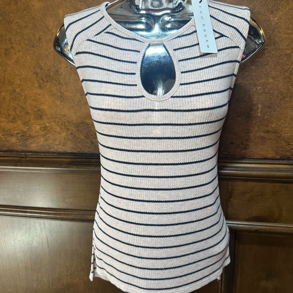 NWT SIZE S Red Haute Black and White Cap Sleeve Cut-Out top