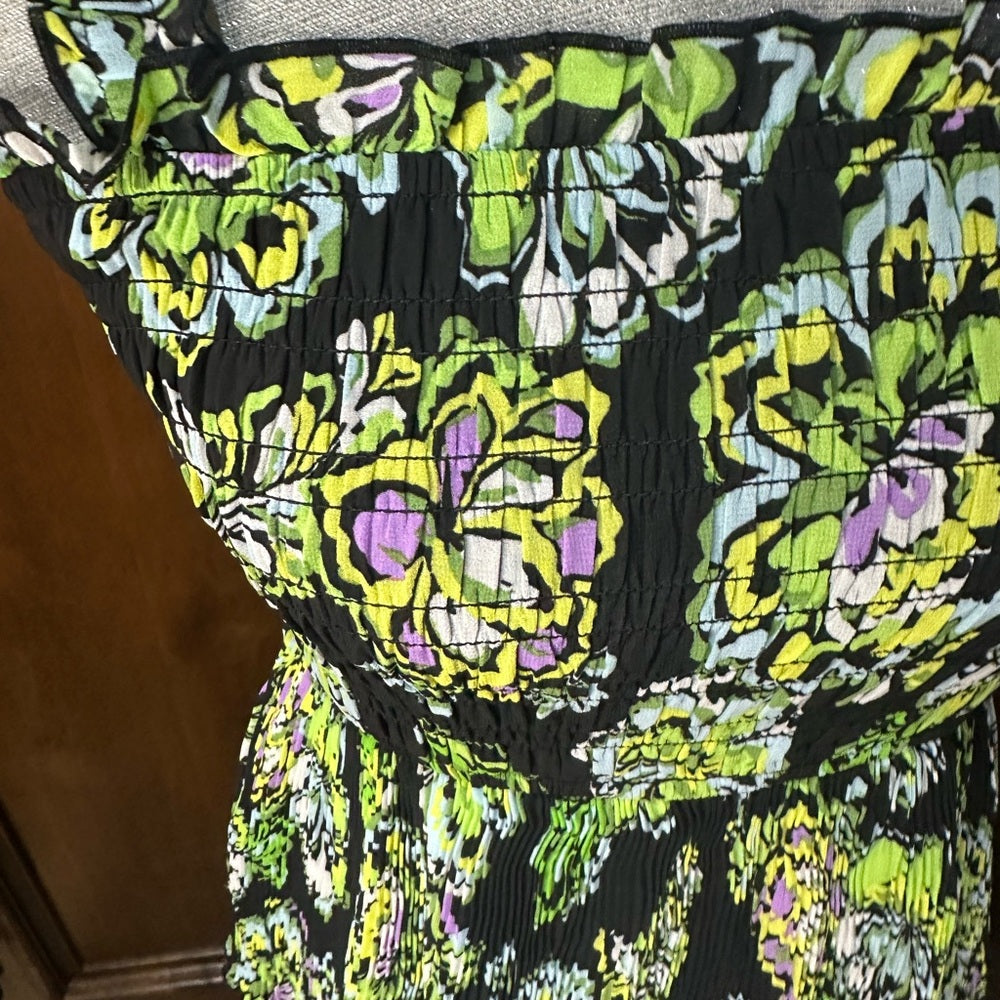 NWT SIZE M Green and White Tiered Ruffled Maxi Dress