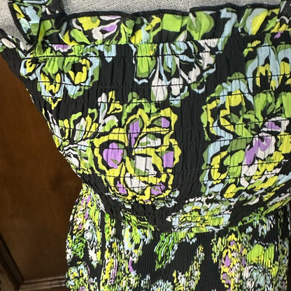 NWT SIZE M Green and White Tiered Ruffled Maxi Dress