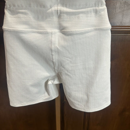 NWT SIZE M EleVen by Venus Williams White Textured Athletic Shorts