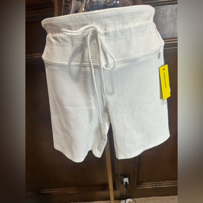 NWT SIZE M EleVen by Venus Williams White Textured Athletic Shorts
