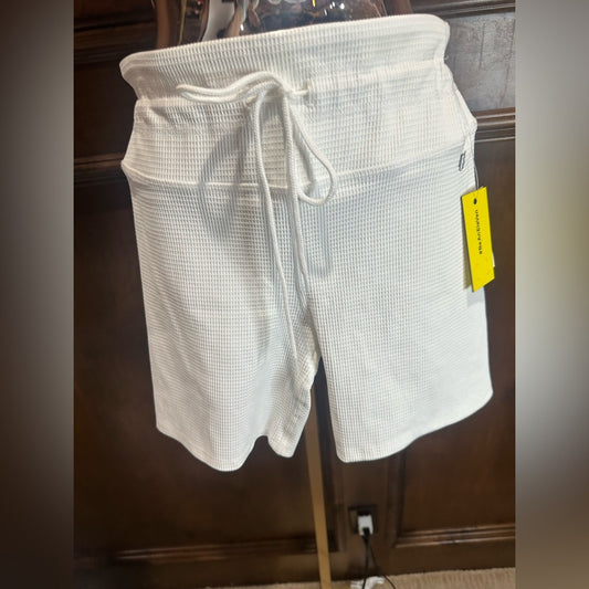 NWT SIZE M EleVen by Venus Williams White Textured Athletic Shorts