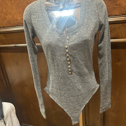 NWOT SIZE S/P Free People Gray Long Sleeve Buttoned Bodysuit