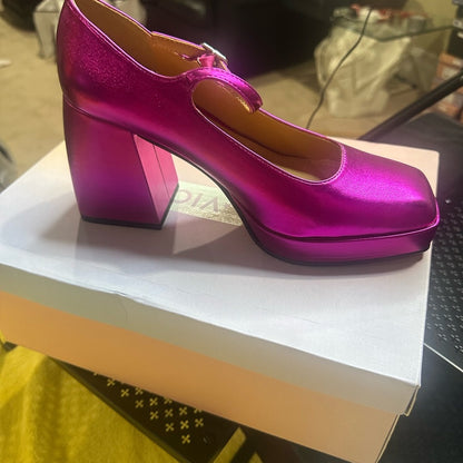288.289.290. NEW SIZE 6/7/8 Chic Pink Heels for a Bold Statement