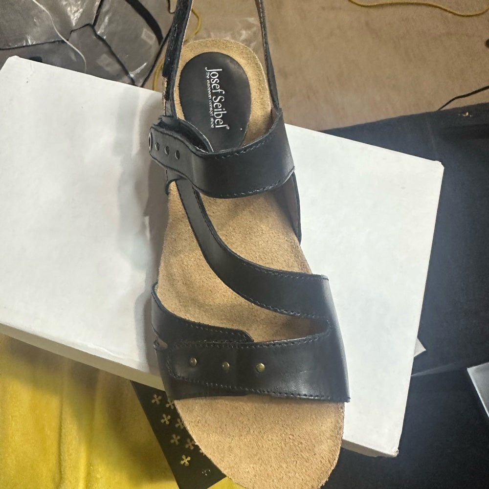 295. SIZE 10/40 Josef Seibel Black Sandals with Cork Footbed