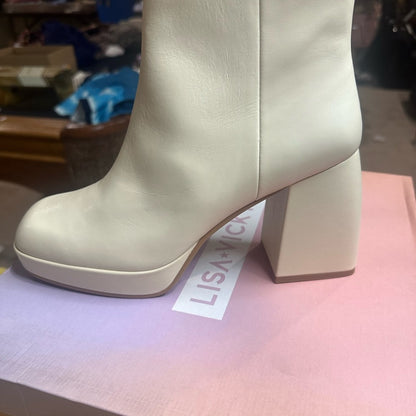 299. NEW SIZE 9.5 Cream Chunky Heeled Boots with Modern Silhouette