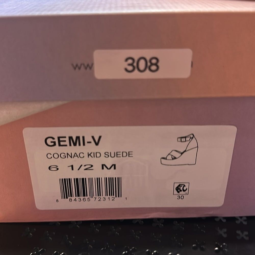 35.308. NEW SIZE 6.5 Tan Wedge Sandals with Wide Strap and Cushioned Footbed