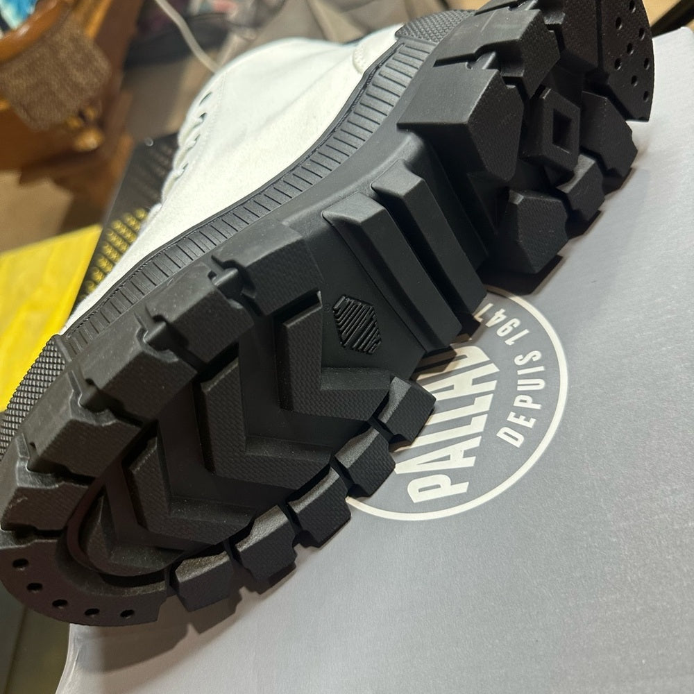 306. NEW SIZE 6.5 Palladium White and Black Ankle Boots with Chunky Sole