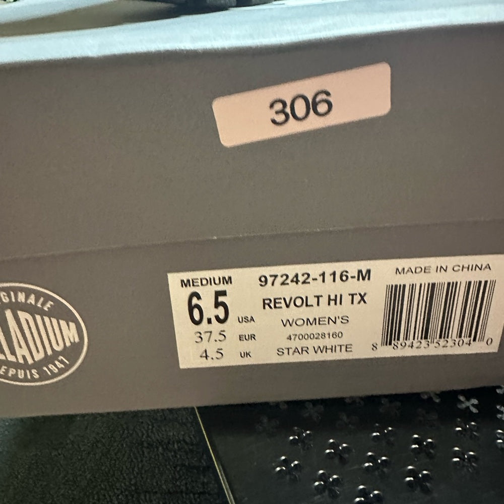 306. NEW SIZE 6.5 Palladium White and Black Ankle Boots with Chunky Sole