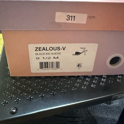 311.328.NEW SIZE 9.5 Black and Tan Sandals with Elegant Design