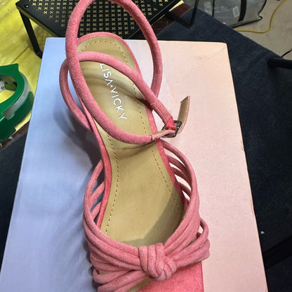 182. NEW SIZE 6 Elegant Pink Strappy Heels