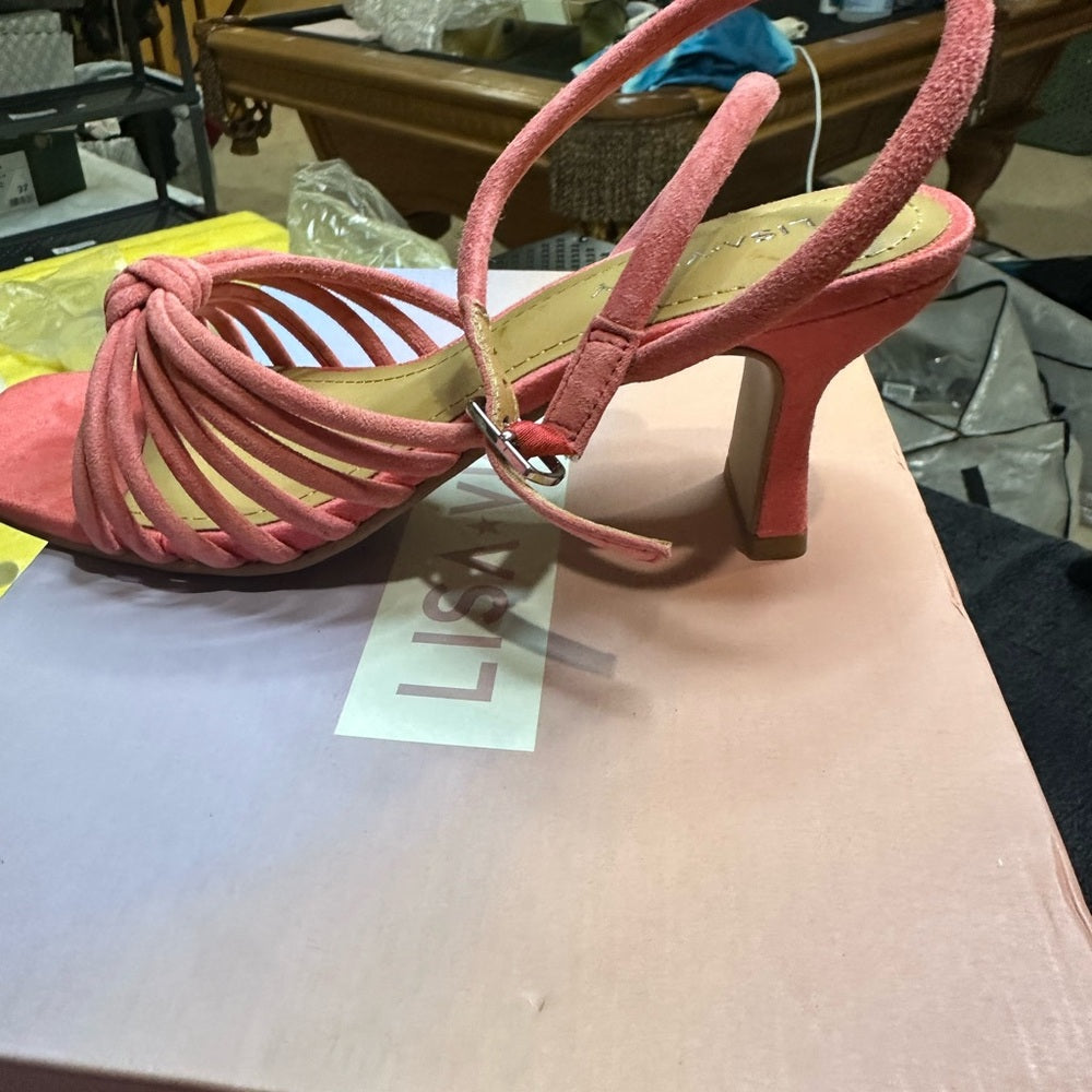 182. NEW SIZE 6 Elegant Pink Strappy Heels